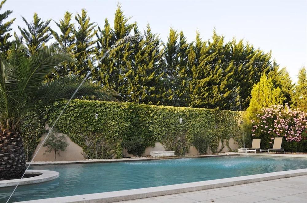 Lou Mistralou Hotel Saint-Andiol Bagian luar foto