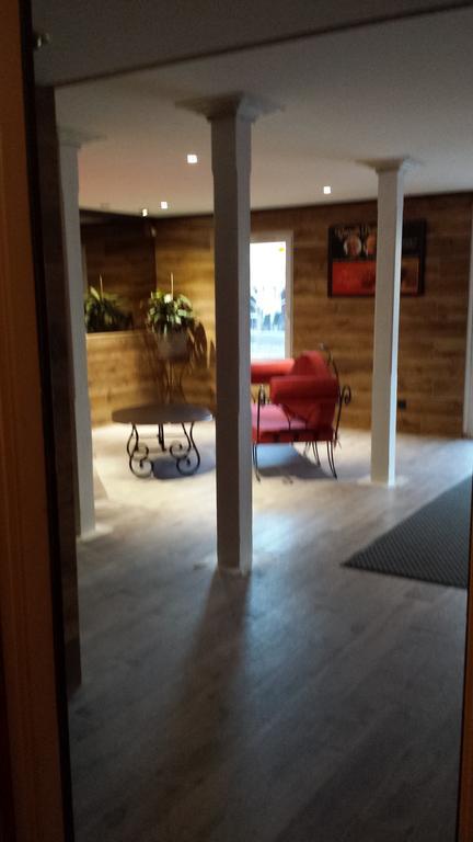 Lou Mistralou Hotel Saint-Andiol Bagian luar foto