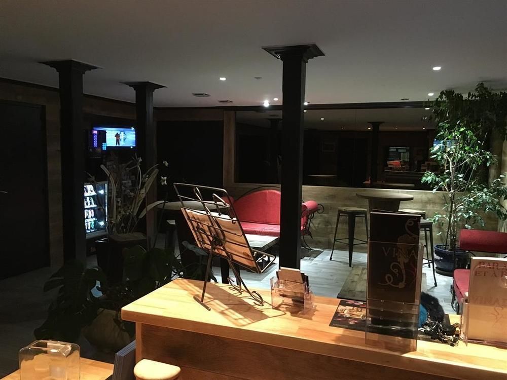 Lou Mistralou Hotel Saint-Andiol Bagian luar foto